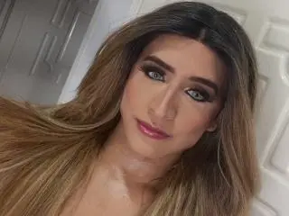 LauraCramz from xlovecam